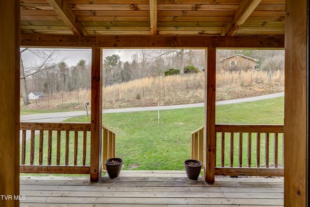 522 Deer Haven Road, Unicoi, TN 37692