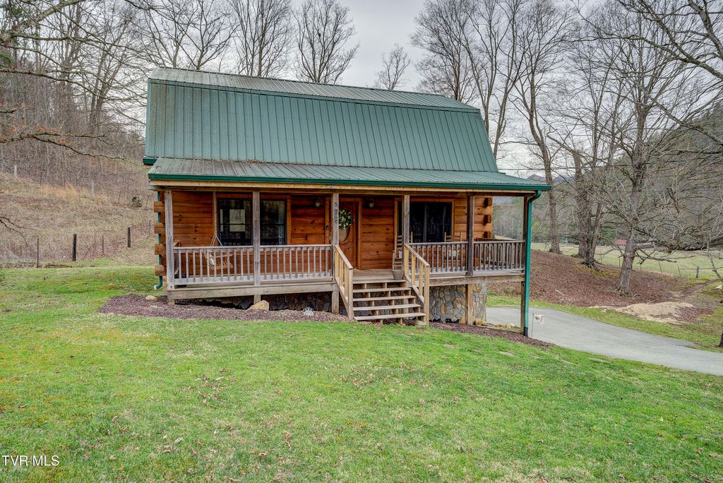 522 Deer Haven Road, Unicoi, TN 37692