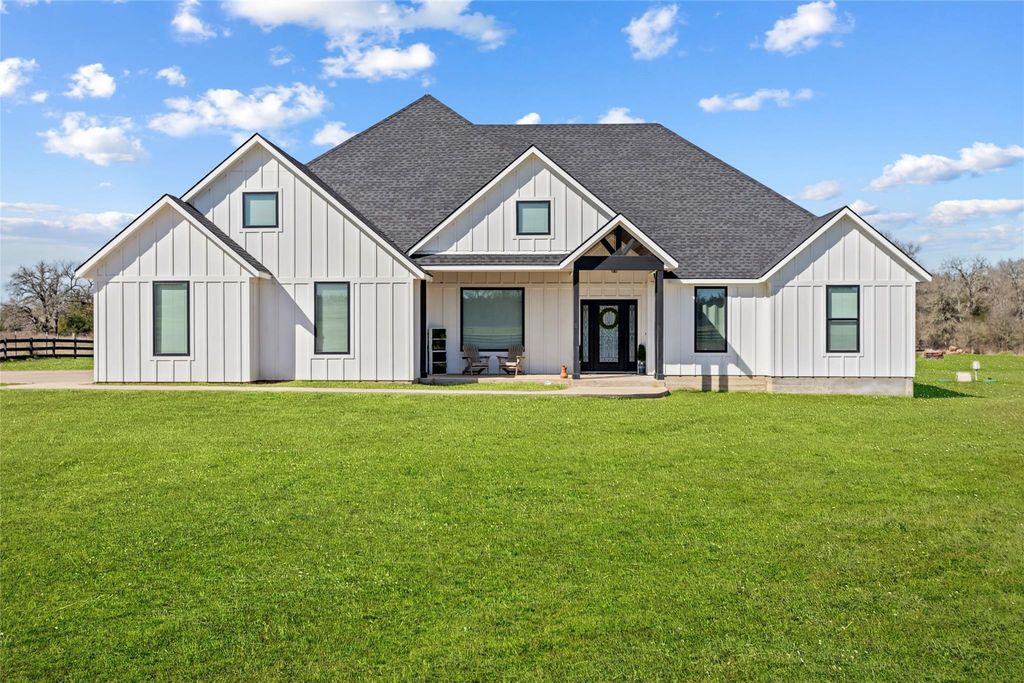 4346 W HWY 21, Paige, TX 78659