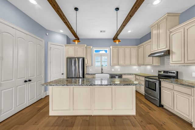 2001 Laguna Harbor Cove Blvd, Port Bolivar, TX 77650
