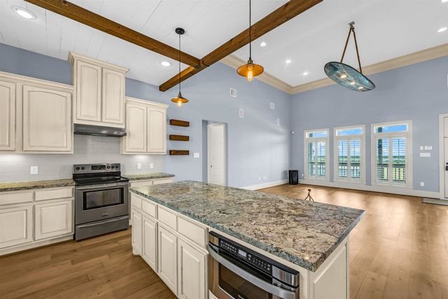 2001 Laguna Harbor Cove Blvd, Port Bolivar, TX 77650