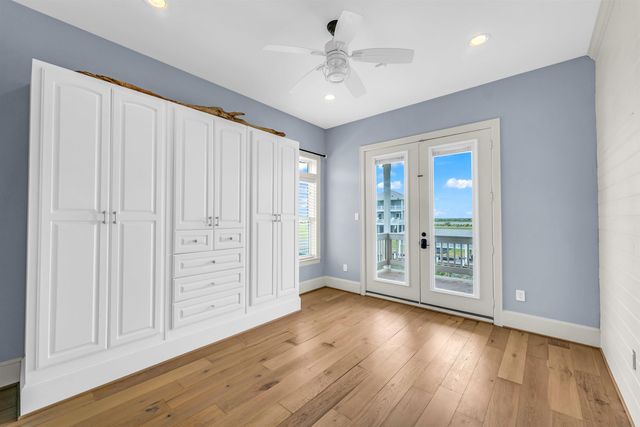 2001 Laguna Harbor Cove Blvd, Port Bolivar, TX 77650