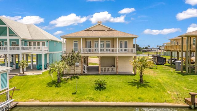 2001 Laguna Harbor Cove Blvd, Port Bolivar, TX 77650
