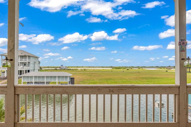 2001 Laguna Harbor Cove Blvd, Port Bolivar, TX 77650