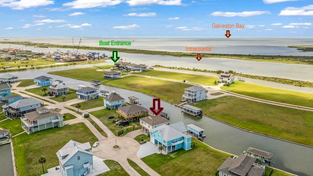 2001 Laguna Harbor Cove Blvd, Port Bolivar, TX 77650