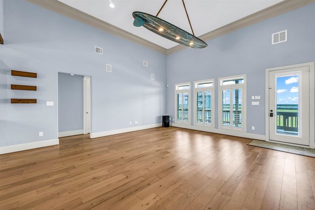 2001 Laguna Harbor Cove Blvd, Port Bolivar, TX 77650