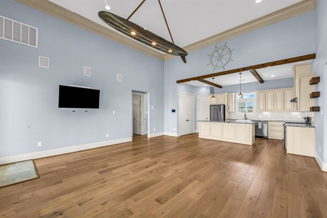 2001 Laguna Harbor Cove Blvd, Port Bolivar, TX 77650