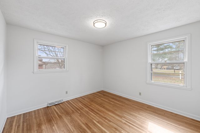 1015 Dickens St, Greenbrier, TN 37073