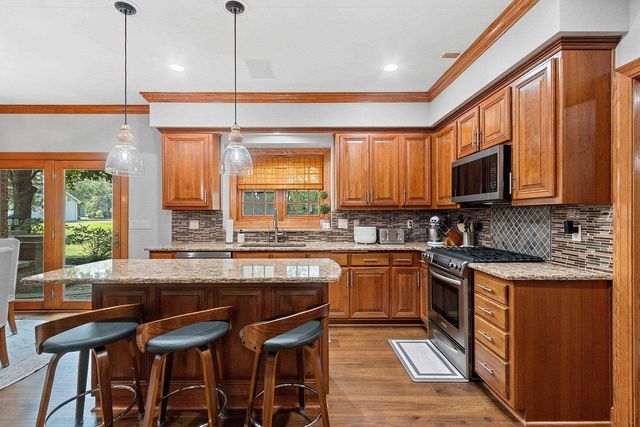 3901 N MILLWOOD DRIVE, Appleton, WI 54913