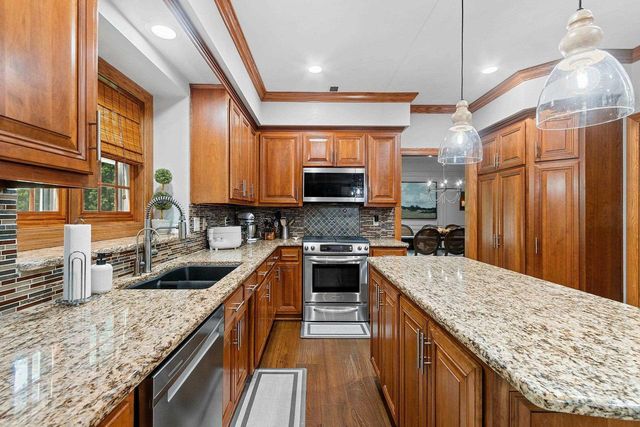 3901 N MILLWOOD DRIVE, Appleton, WI 54913