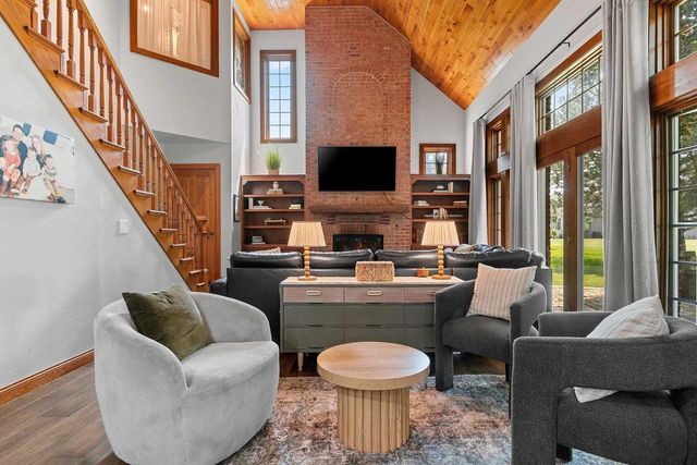 3901 N MILLWOOD DRIVE, Appleton, WI 54913