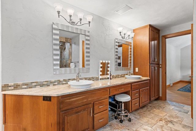 3901 N MILLWOOD DRIVE, Appleton, WI 54913