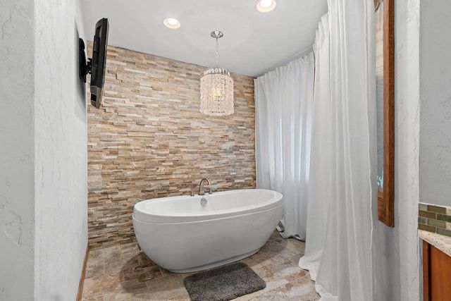 3901 N MILLWOOD DRIVE, Appleton, WI 54913