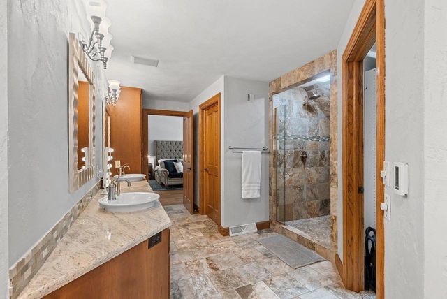 3901 N MILLWOOD DRIVE, Appleton, WI 54913