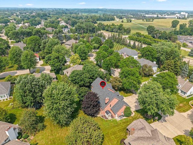 3901 N MILLWOOD DRIVE, Appleton, WI 54913