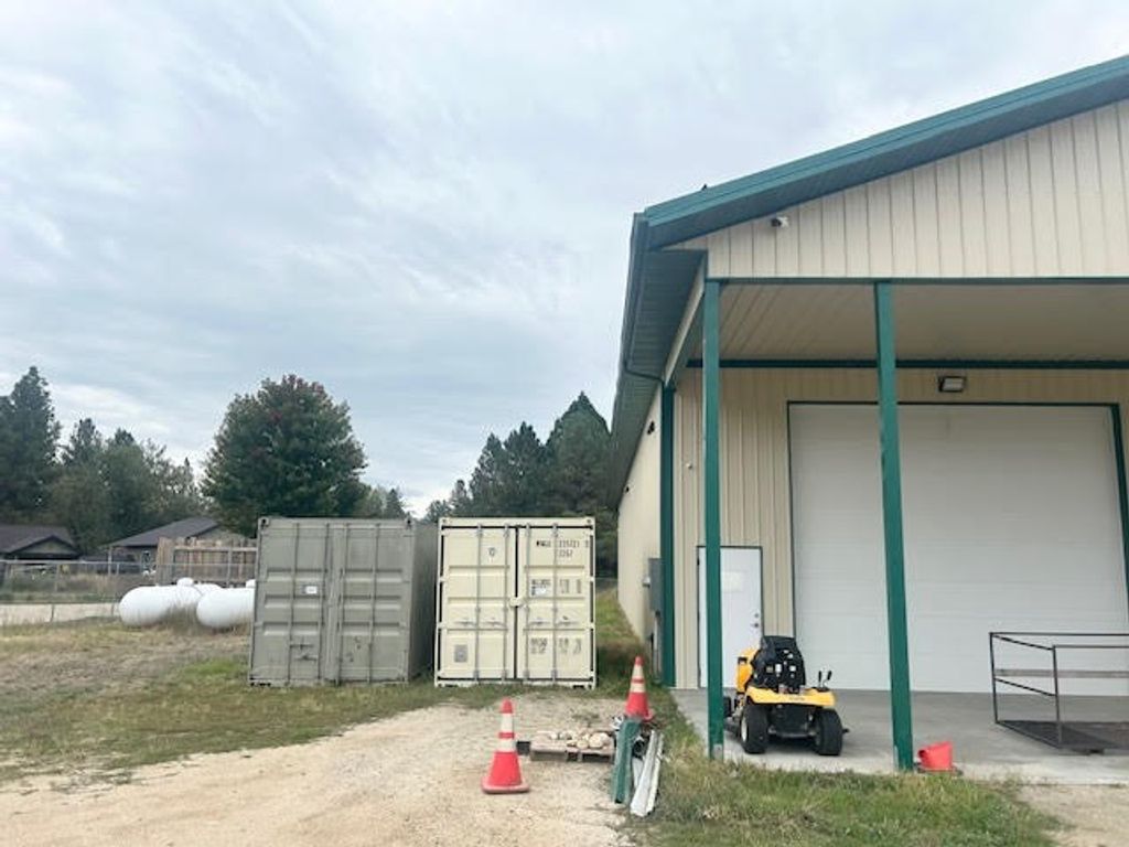 134 Tarkas Lane Bldg B, Victor, MT 59875 photo 2