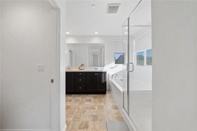 29554 Aramina Ct, Winchester, CA 92596