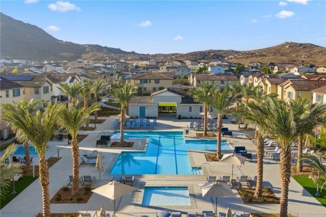 29554 Aramina Ct, Winchester, CA 92596