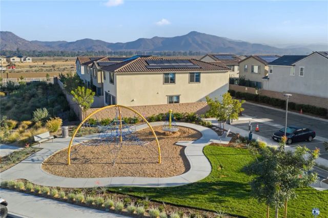 29554 Aramina Ct, Winchester, CA 92596