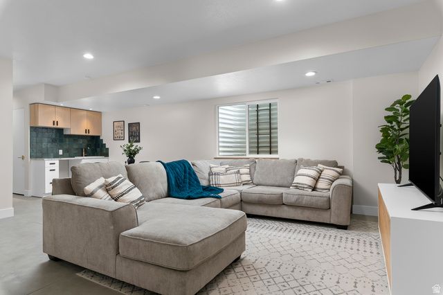 748 E ROOSEVELT AVE, Salt Lake City, UT 84105