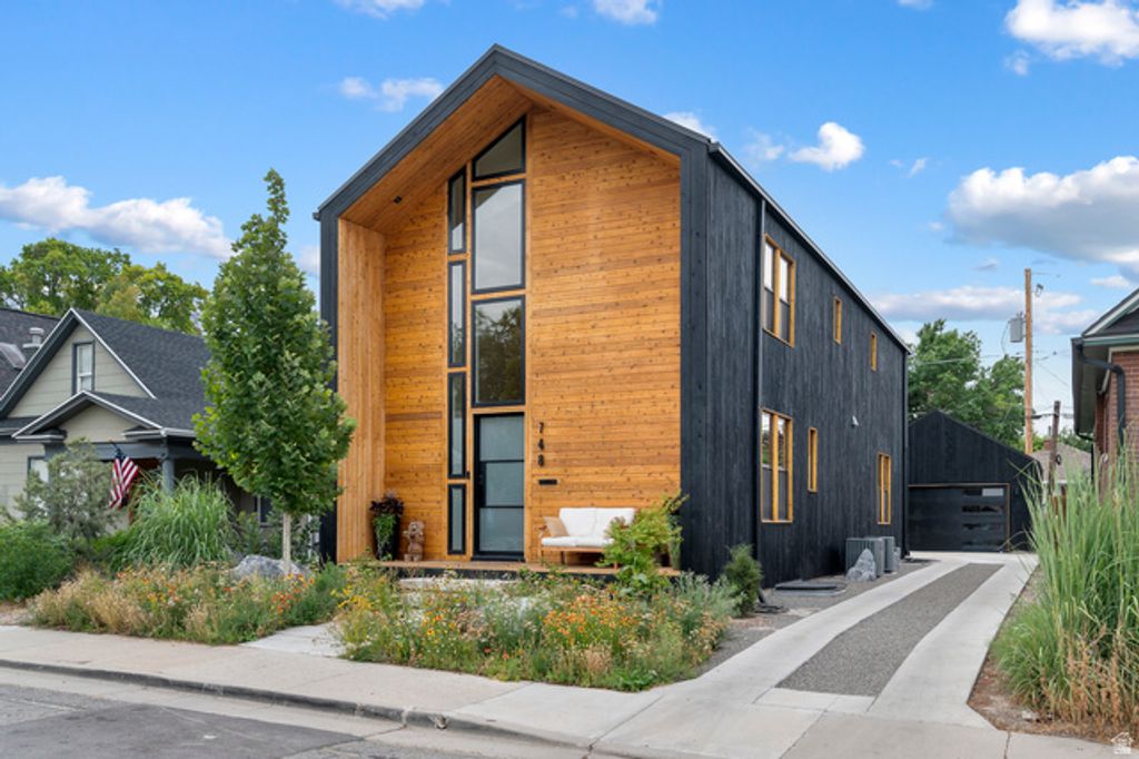 748 E ROOSEVELT AVE, Salt Lake City, UT 84105