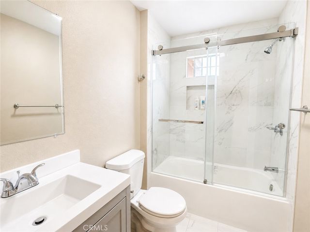 1118 W Orange, Santa Ana, CA 92706