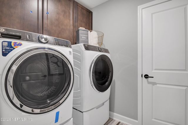 6827 MIRAGE Street, Jacksonville, FL 32244