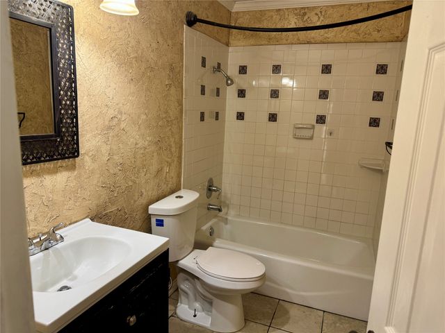 9113 Willowbrook Drive, Rowlett, TX 75088