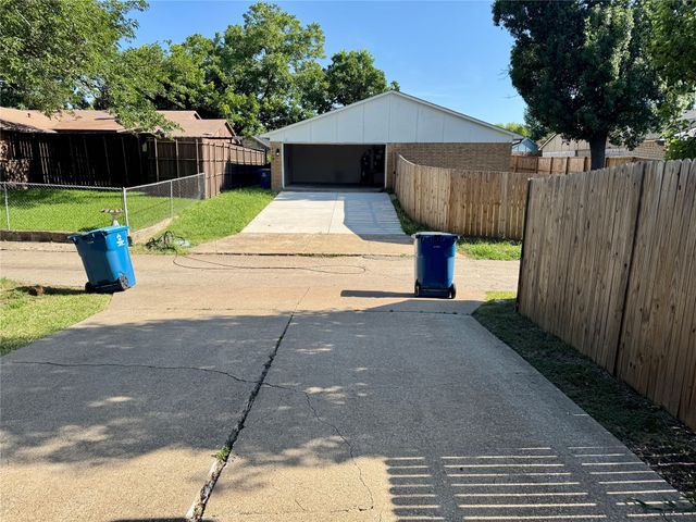 9113 Willowbrook Drive, Rowlett, TX 75088