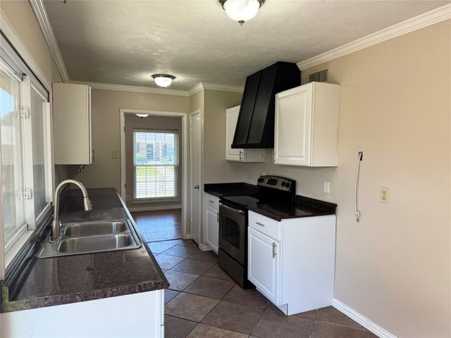 9113 Willowbrook Drive, Rowlett, TX 75088