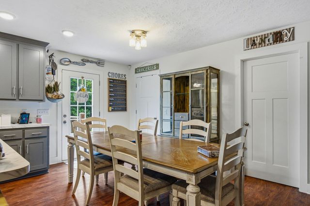 222 Hog Back Ridge Rd, Bethpage, TN 37022
