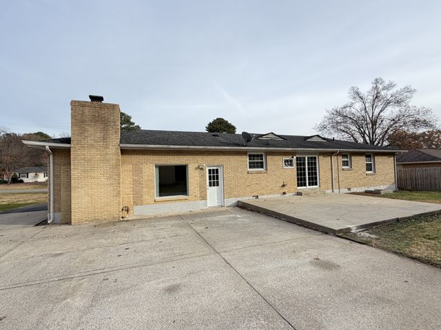 120 Roberta Dr, Hendersonville, TN 37075