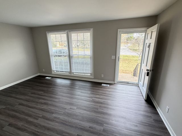 120 Roberta Dr, Hendersonville, TN 37075