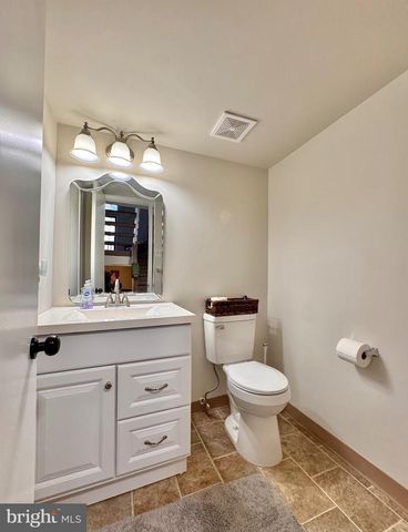 3211 CHAMPIONS DR, Wilmington, DE 19808