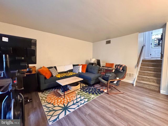 3211 CHAMPIONS DR, Wilmington, DE 19808