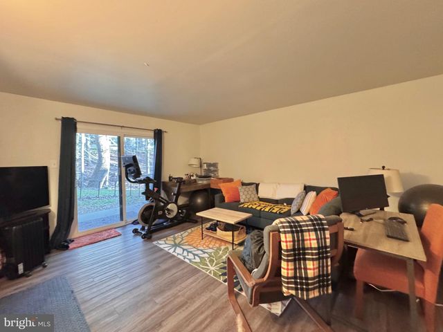 3211 CHAMPIONS DR, Wilmington, DE 19808