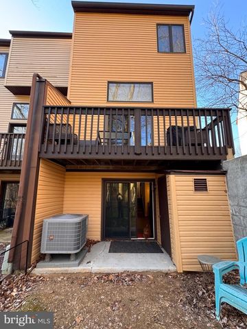 3211 CHAMPIONS DR, Wilmington, DE 19808