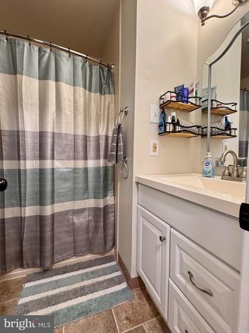 3211 CHAMPIONS DR, Wilmington, DE 19808