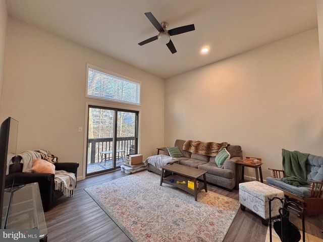 3211 CHAMPIONS DR, Wilmington, DE 19808