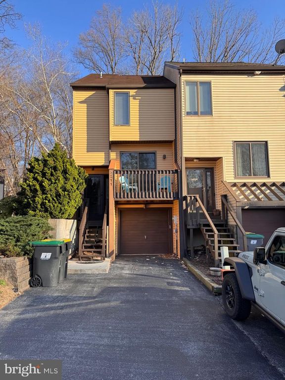 3211 CHAMPIONS DR, Wilmington, DE 19808