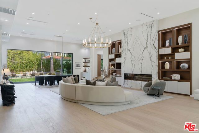 5354 Vanalden Avenue, Tarzana (los Angeles), CA 91356