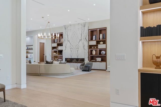 5354 Vanalden Avenue, Tarzana (los Angeles), CA 91356