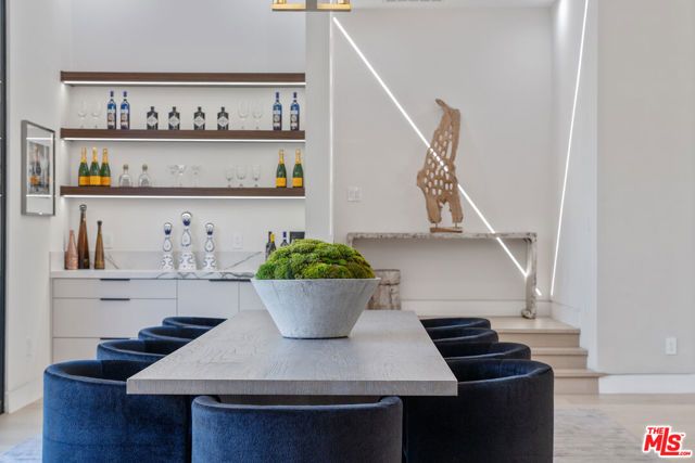 5354 Vanalden Avenue, Tarzana (los Angeles), CA 91356