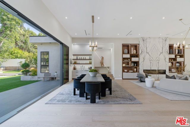 5354 Vanalden Avenue, Tarzana (los Angeles), CA 91356