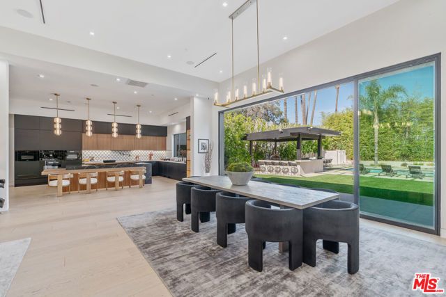 5354 Vanalden Avenue, Tarzana (los Angeles), CA 91356