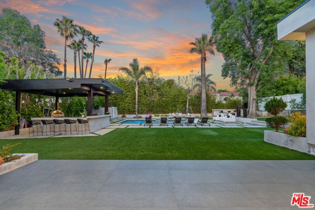 5354 Vanalden Avenue, Tarzana (los Angeles), CA 91356