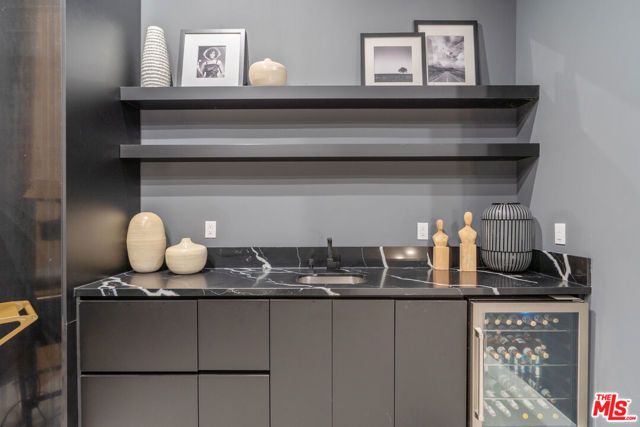 5354 Vanalden Avenue, Tarzana (los Angeles), CA 91356