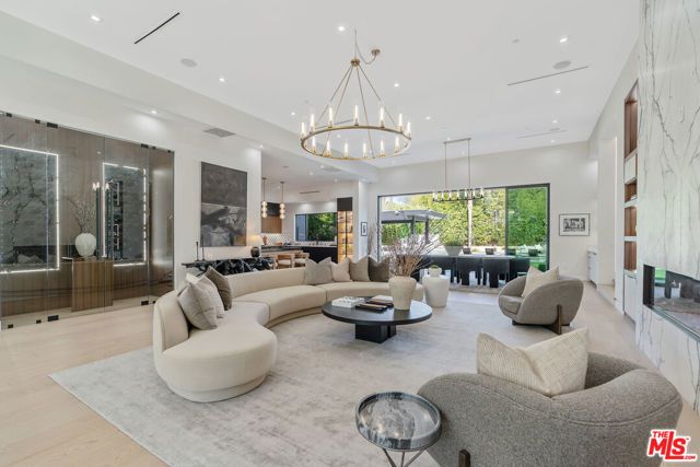 5354 Vanalden Avenue, Tarzana (los Angeles), CA 91356