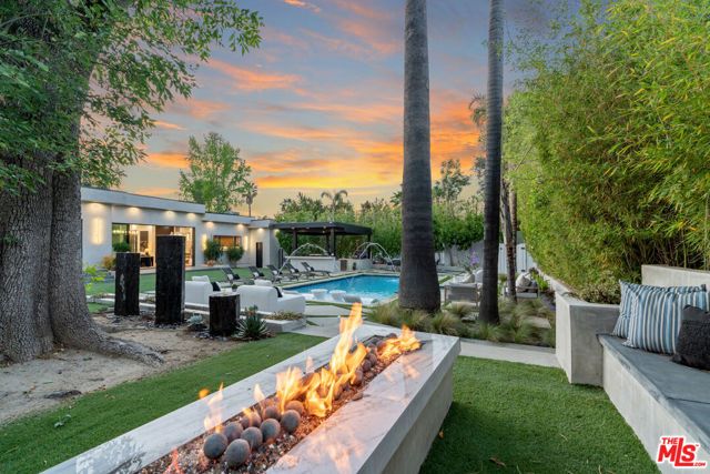 5354 Vanalden Avenue, Tarzana (los Angeles), CA 91356