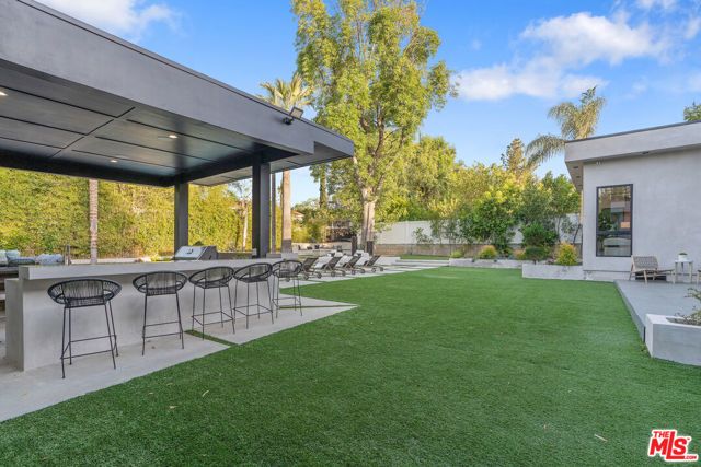 5354 Vanalden Avenue, Tarzana (los Angeles), CA 91356